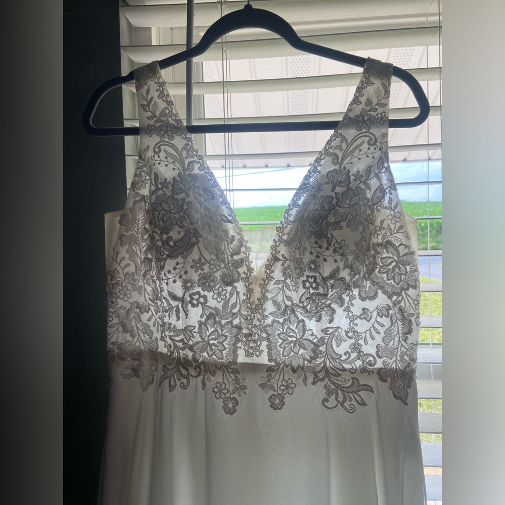 Wedding Dress - Picture 2 of 7
